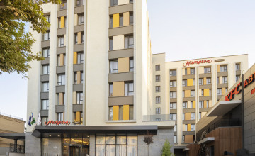 Entrance, Hampton Inn by Hilton, Tashkent